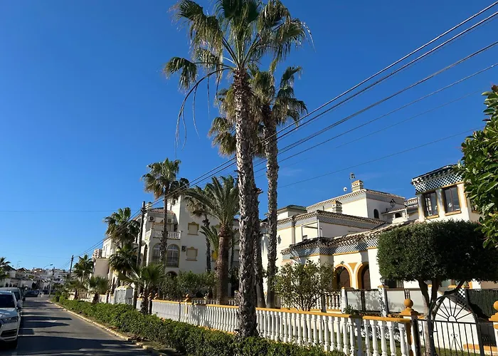 Mimosa Molino Blanco La Mata شقة